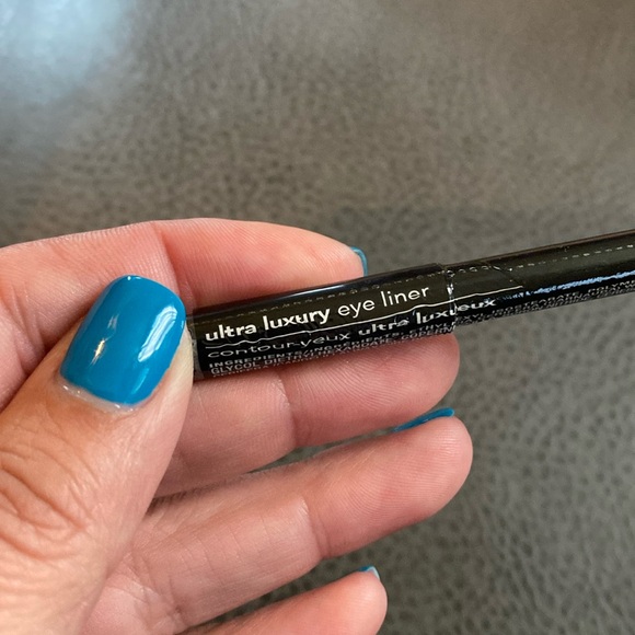 Avon Other - Avon Ultra luxury eye liner - New & sealed